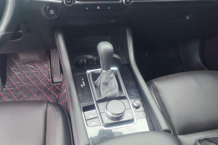 Used Mazda 3 Axela 2020 2.0L Automatic Zhiya Edition Gear Lever