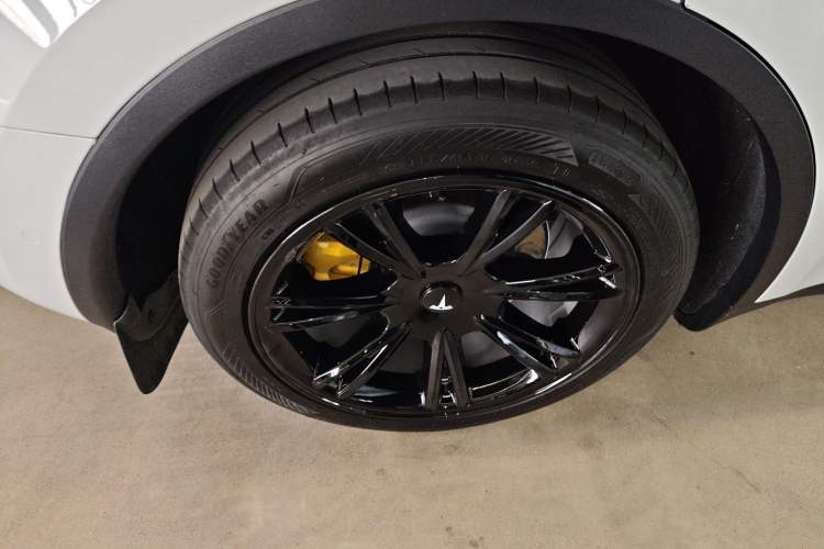 Used Tesla Model Y 2022 Revised Version Rear-Wheel Drive Right Rear Wheel Hub