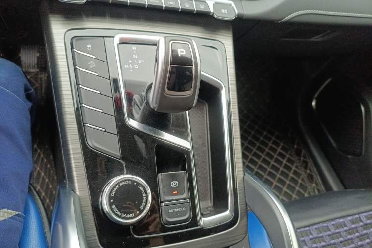 Used Geely Auto Emgrand X7 Sport 2020 1.5TD Automatic Smart Connect PRO Gear Lever