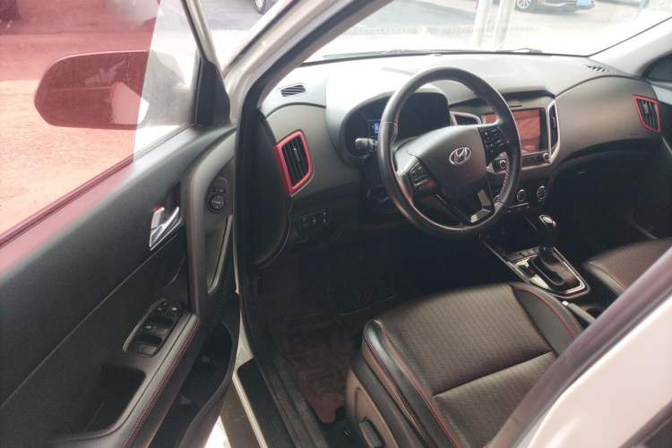 Used Hyundai ix25 2017 1.4T Automatic Smart Version
