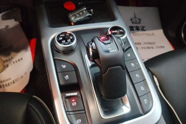 Used Tank 300 2023 City Edition 2.0T—Stylish as Ever Gear Lever