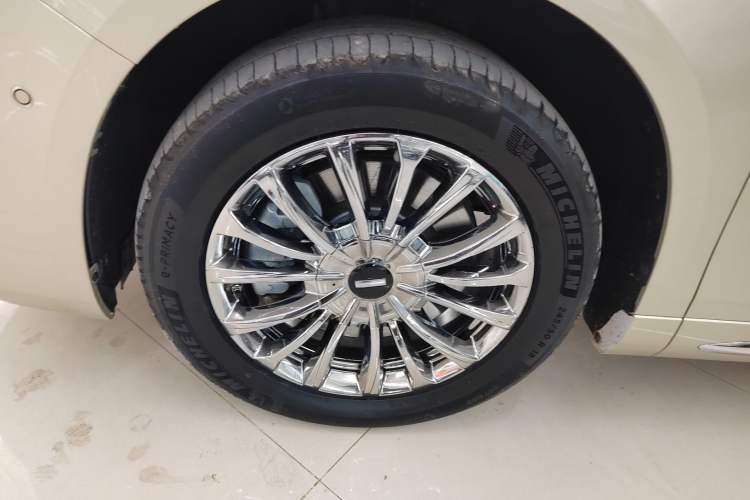 Used Wey Gaoshan 2023 Four-Wheel Drive Flagship Edition Left Front Wheel Hub