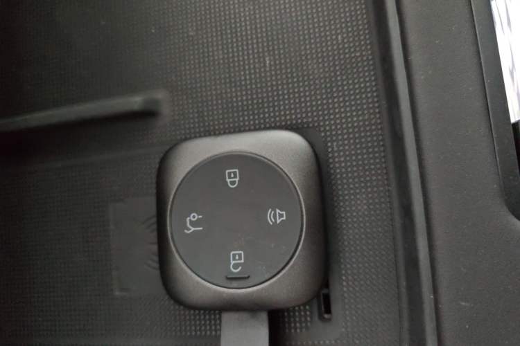 Used Volvo XC70 Plug-in Hybrid 2026 Model Four-Wheel Drive Long-Range Core Interior 1