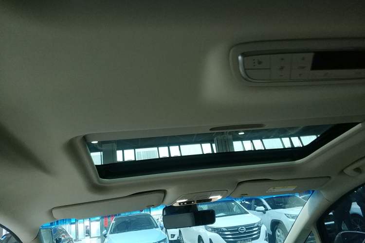 Used Buick GL8 2023 ES Lu Zun Deluxe and Yue Edition