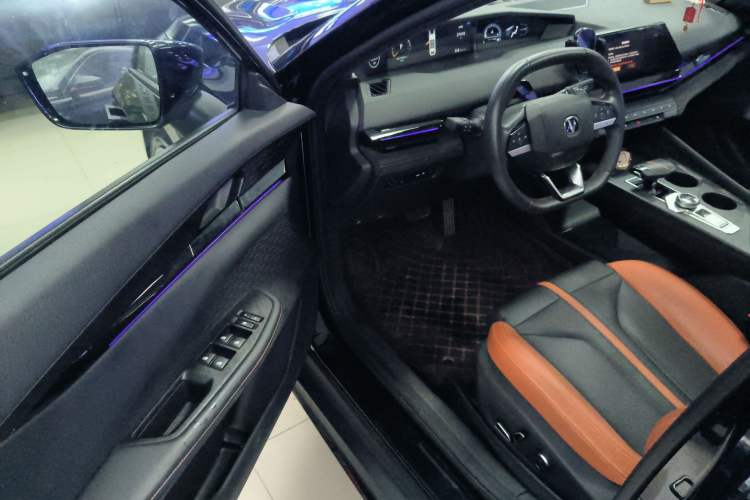 Used CHANGAN UNI-V 2024 1.5T Prestige Sport Edition
