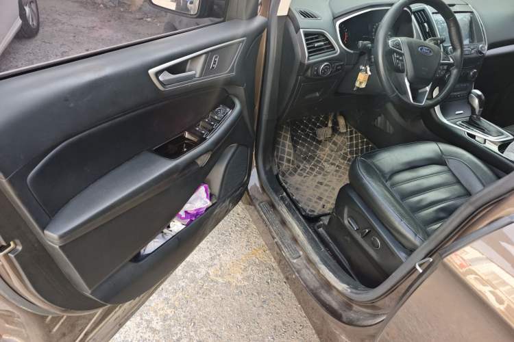 Used Ford Edge 2018 EcoBoost 245 Two-Wheel-Drive Platinum Edition 7-Seater China V Emission Standard
