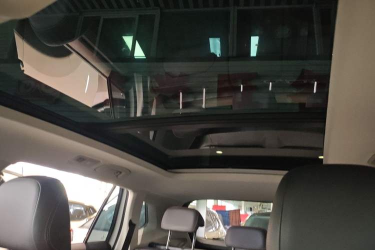 Used Volkswagen Tayron 2021 330TSI Two-Wheel-Drive 3rd Anniversary Limited Edition Headliner