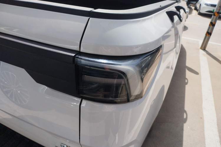 Used Radar King Kong 2025 430 km Two-Wheel Drive Long Bed – Lucky King Right Rear Taillight