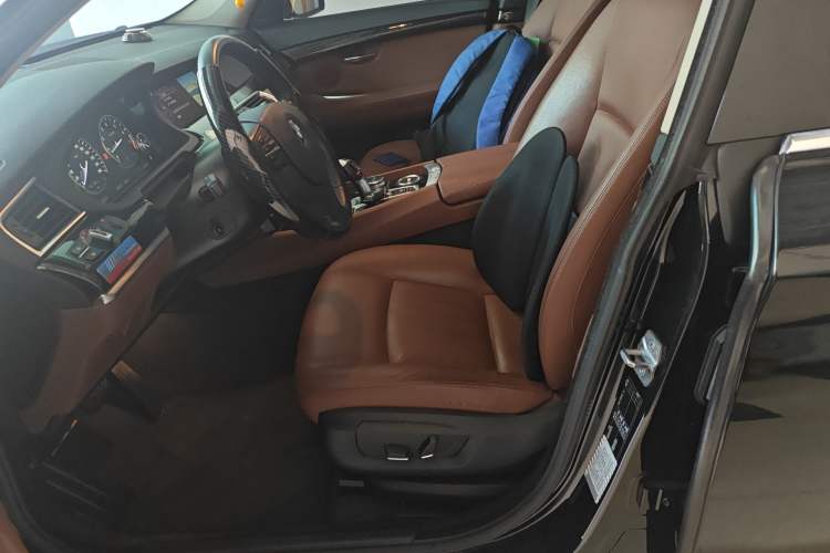 Used BMW 5 Series GT 2015 528i Leading Model
