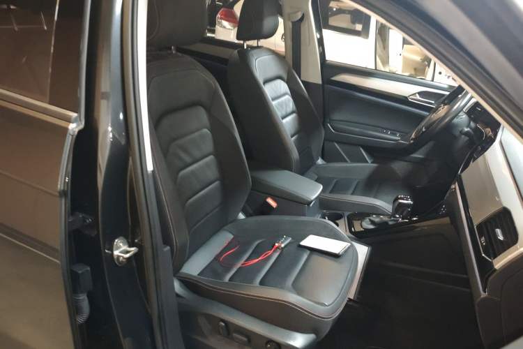 Used Volkswagen Tayron 2020 330TSI Two-Wheel Drive Luxury Smart Connectivity Version Right Front Seat