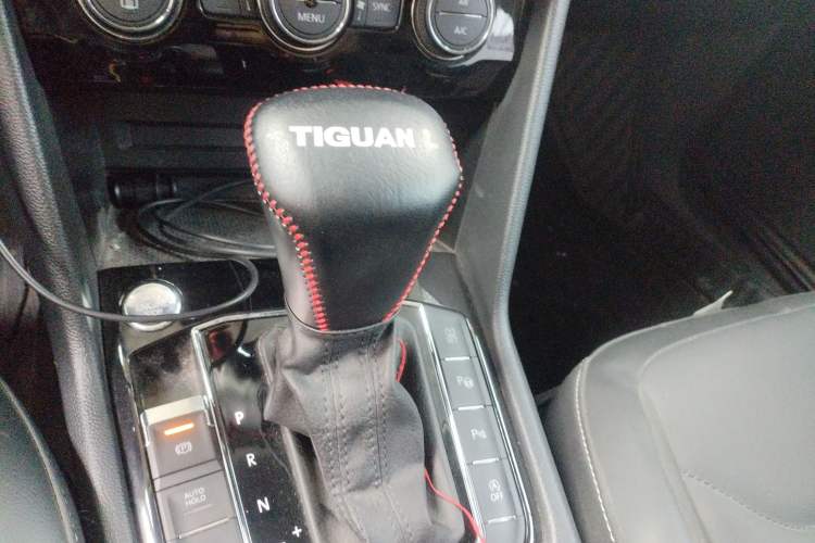 Used Volkswagen Tiguan L 2020 330TSI Automatic Two-Wheel Drive Smart Luxury Edition China VI Standard Gear Lever