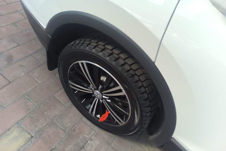 Used Volkswagen Tiguan L 2018 380TSI Automatic All-Wheel Drive Luxury Edition Right Rear Wheel Hub