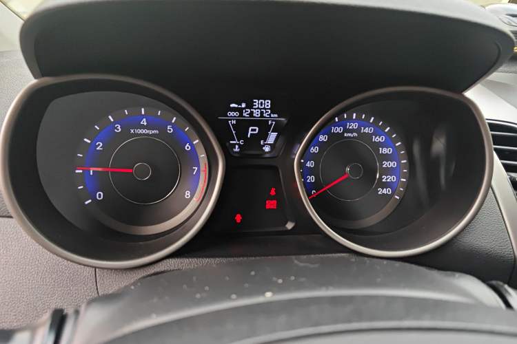 Used Hyundai Elantra (5th Generation / Langdong) 2012 1.6L Automatic Fashion Edition
