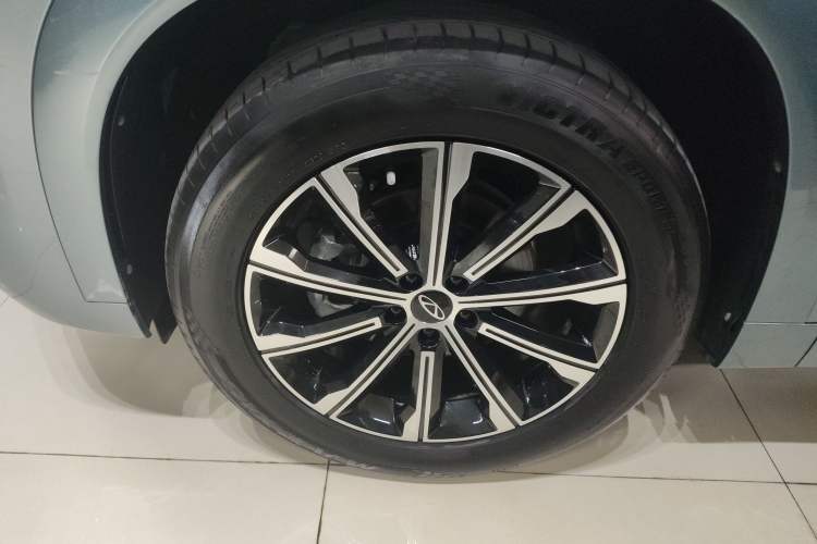 Used Chery Tiggo 9 2023 2.0T Dual-Clutch Two-Wheel Drive Leading Edition 5 Seats Exterior 4