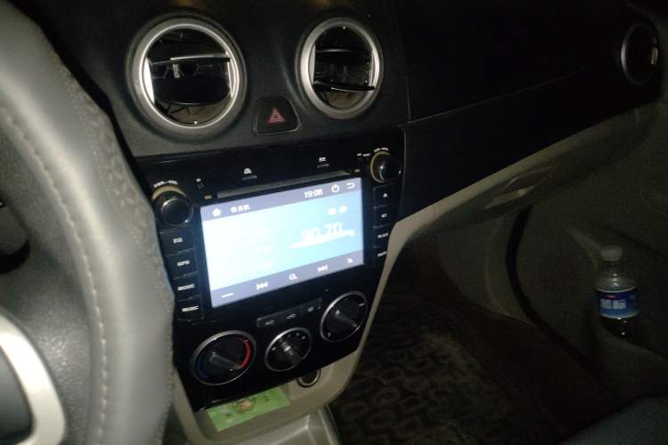 Used CHANGAN Alsvin V3 2015 1.4L Manual Warm-Hearted Model China V Standard
