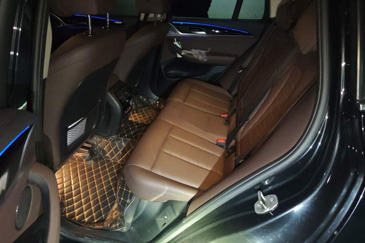 Used BMW X3 2021 Facelift xDrive25i Luxury Package Left Rear Seat