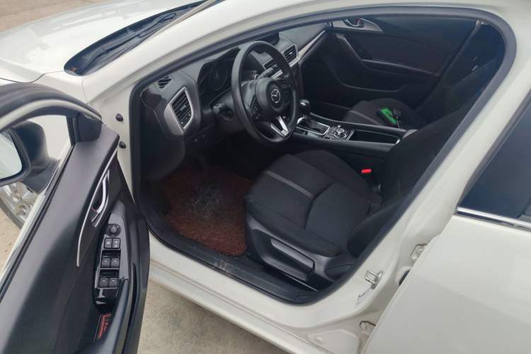 Used Mazda 3 Axela 2017 Hatchback 1.5L Automatic Luxury Model Emission Standard China V