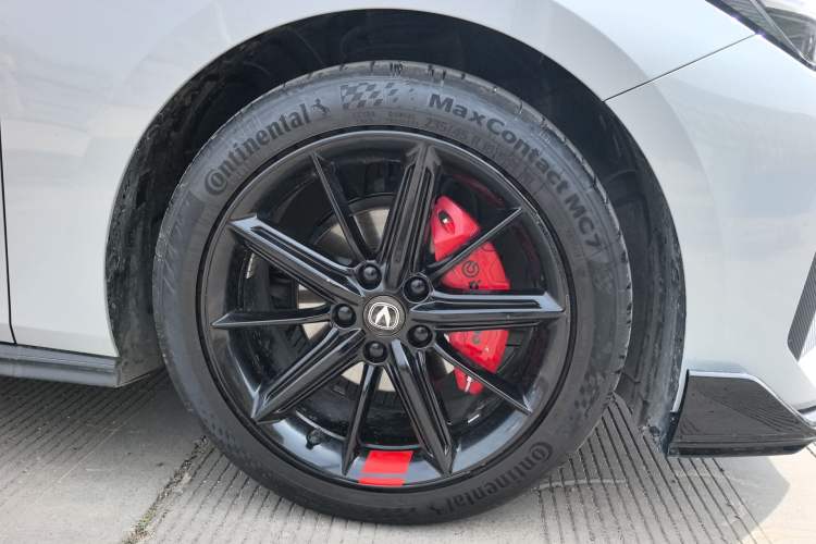 Used CHANGAN UNI-V 2022 1.5T Prestige Version Right Front Wheel Hub