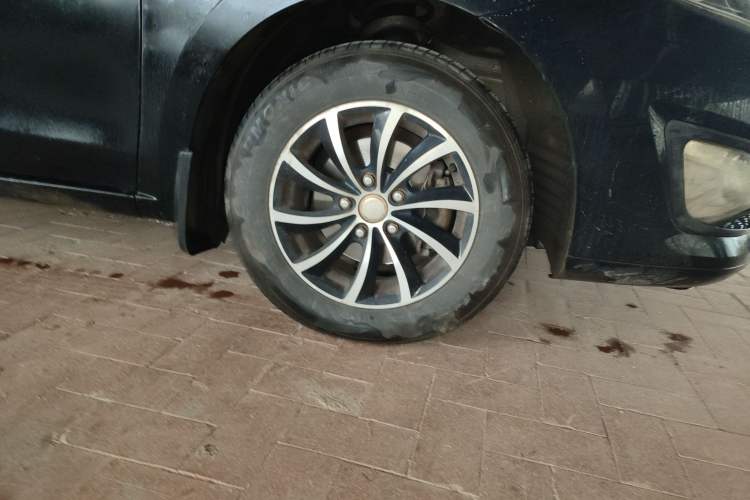 Used Haima Fumei 2015 1.6L Manual Fashion Model Right Front Wheel Hub