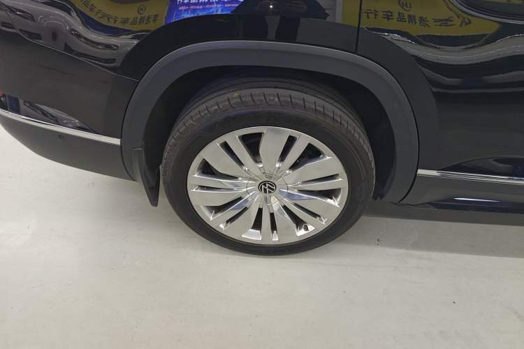 Used Volkswagen Teramont 2023 380TSI Four-Wheel Drive Prestige Flagship Edition Right Rear Wheel Hub