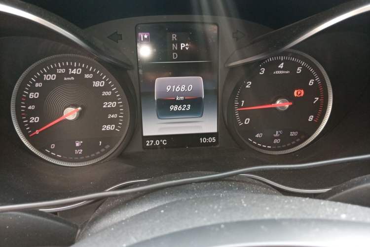 Used Mercedes-Benz C-Class 2018 C 200 L Sport Edition Odometer Close Up