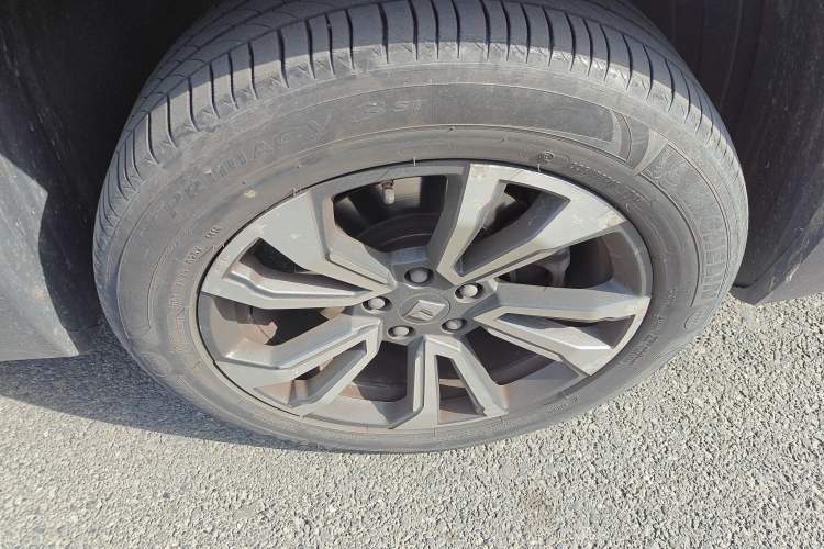 Used Baojun RS-5 2019 1.5T CVT Intelligent Driving Flagship Edition China V Emission Standard Right Front Wheel Hub