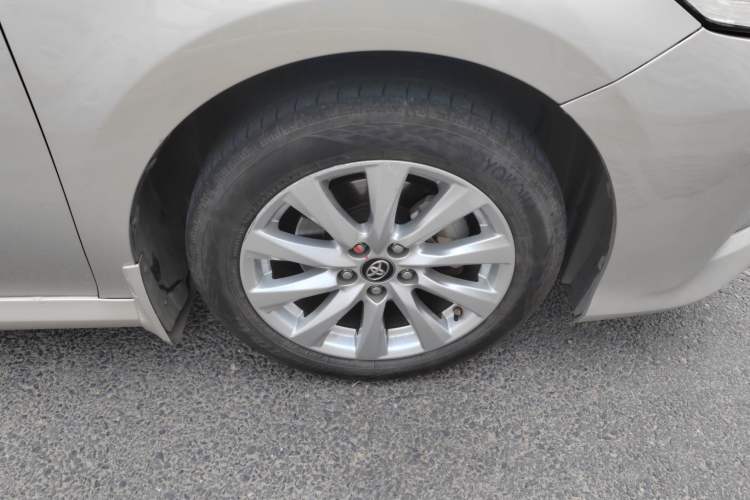 Used Toyota Camry 2019 Revised Version 2.0G Luxury Edition Right Front Wheel Hub