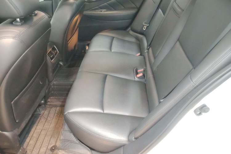 Used Infiniti Q50L 2018 2.0T Comfort Edition China VI Standard
