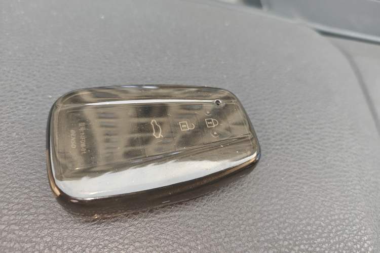 Used Toyota Avalon 2019 Dual-Engine 2.5L Luxury Edition China VI Standard
