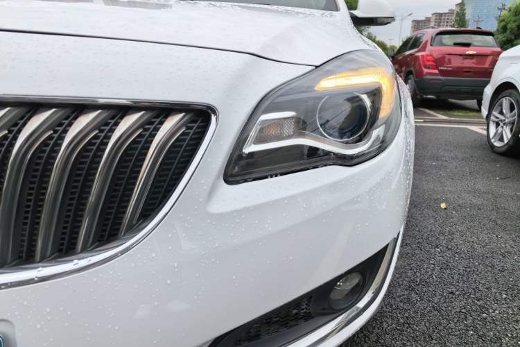 Used Buick Regal 2015 2.0L Leading Fashion Edition