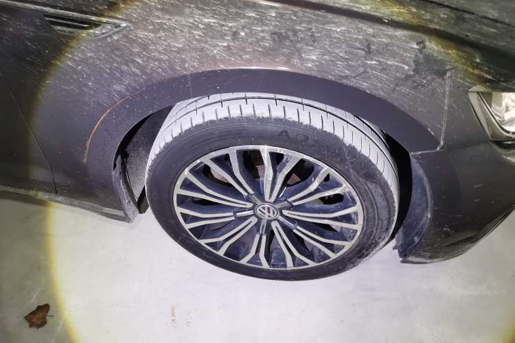 Used Volkswagen Phideon 2019 380TSI Two-Wheel Drive Business Edition China VI Standard
