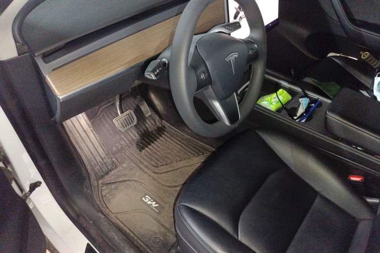 Used Tesla Model Y 2022 Rear-Wheel-Drive Version
