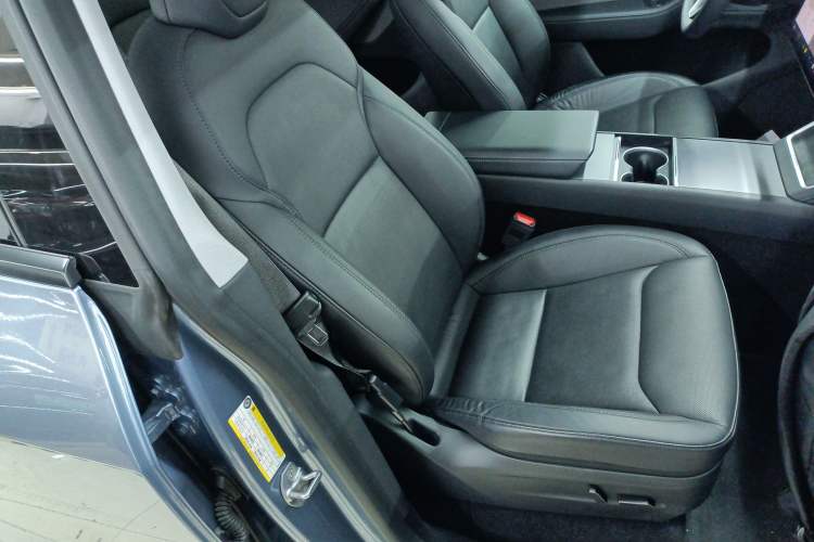 Used Tesla Model Y 2025 Rear-Wheel Drive First Edition
