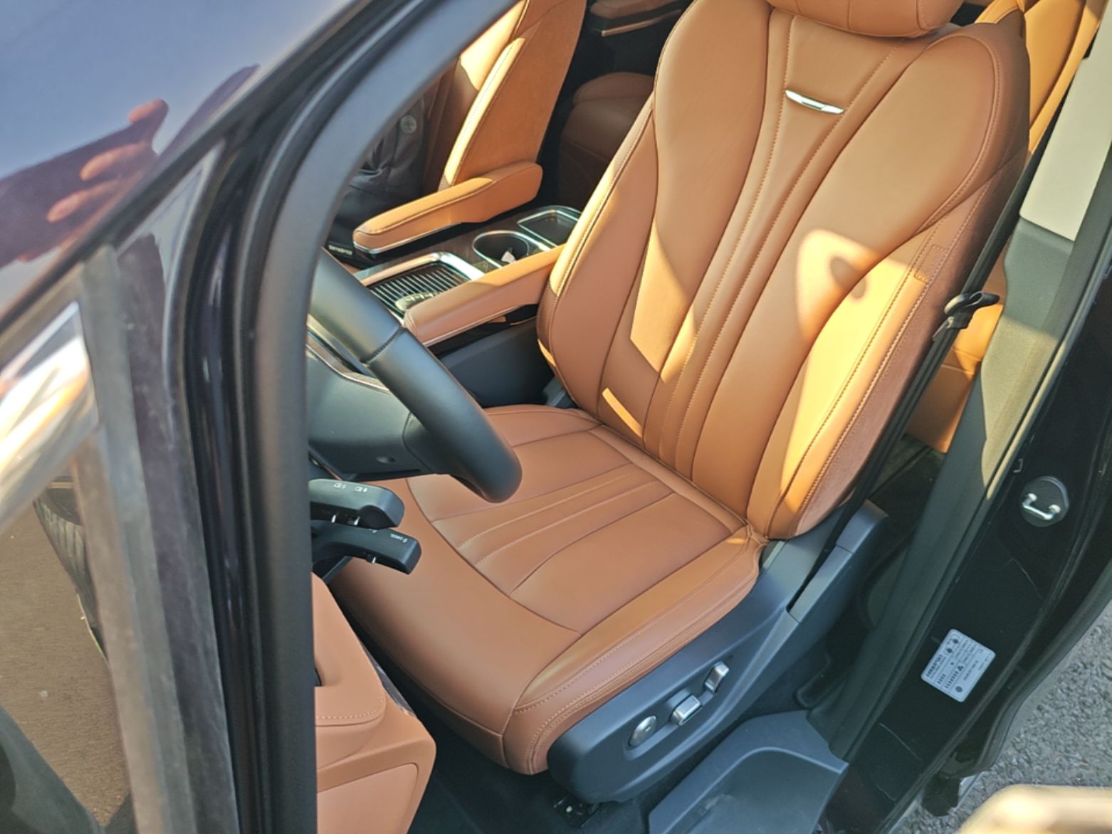 Hongqi HQ9 PHEV 2024 2.0T Four-Wheel Drive Business Edition — снимка 17