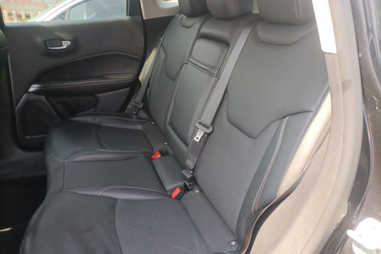 Used Jeep Compass 2017 200T Automatic Enjoyment Version
