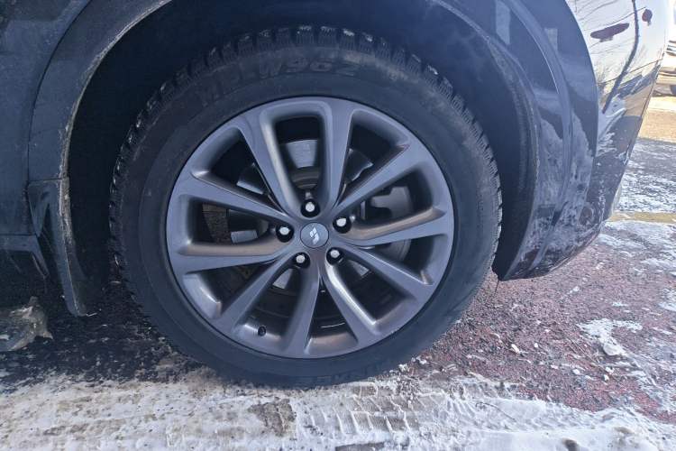 Used Li Auto ONE 2020 Extended-Range 6-Seater Version Right Front Wheel Hub