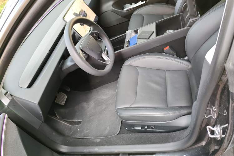 Used Tesla Model 3 2023 Rear-Wheel-Drive Version
