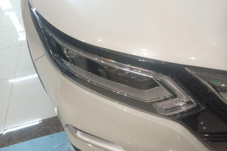 Used Nissan Qashqai 2022 2.0L CVT XV Premier Luxury Edition Right Front Headlight