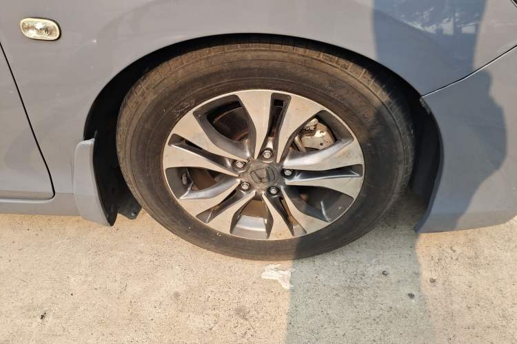 Used Honda Accord 2014 2.0L EX Luxury Edition Right Front Wheel Hub