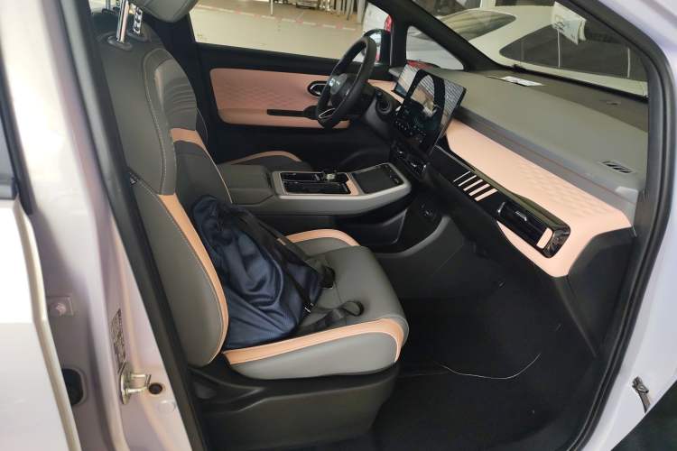 Used AION Y 2022 70 Intelligent Edition Lithium Iron Phosphate