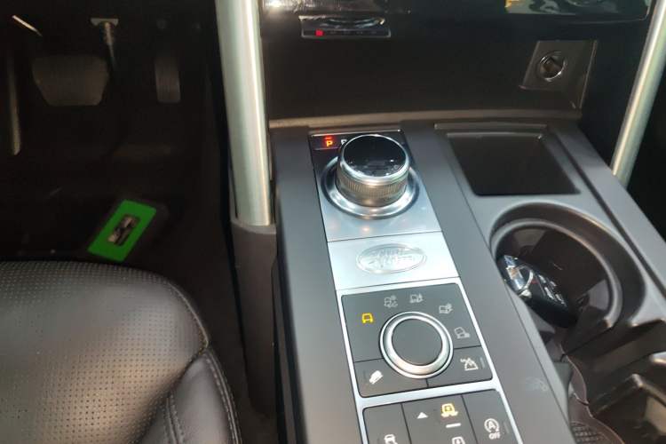 Used Land Rover Discovery 2020 3.0 SC V6 SE
