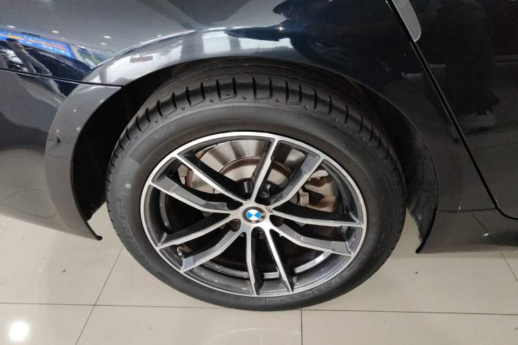 Used BMW 5 Series 2022 Second Facelift 525Li M Sport Package Exterior 5