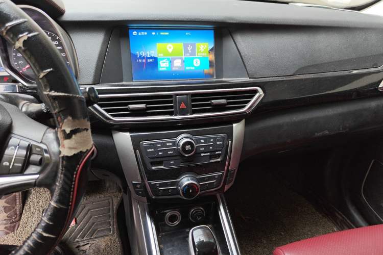 Used Zotye Domy X5 2017 Upgraded Model 1.5T CVT ZhiXian Edition Audio And AC Panel