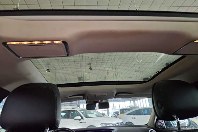 Used Mercedes-Benz E-Class 2016 E 300 L Sporty and Stylish Model