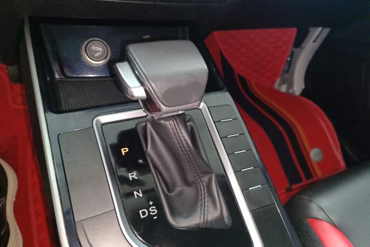 Used FORTHING T5 2021 1.5T Automatic Comfort Version Gear Lever