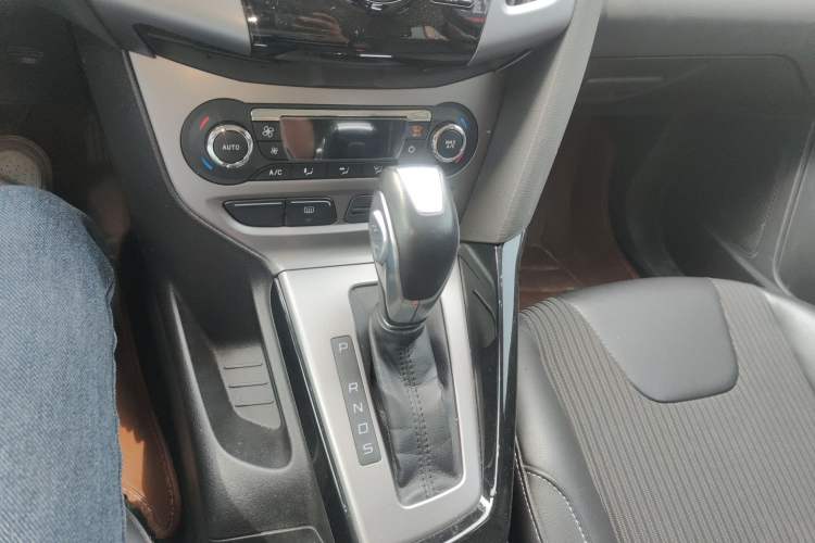 Used Ford Focus 2012 Hatchback 1.6L Automatic Fashion Edition