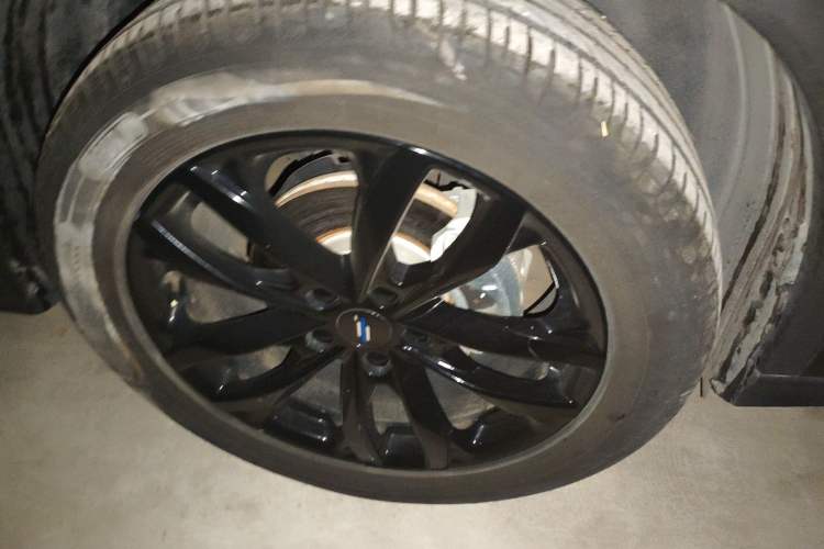 Used CHANGAN OSHAN X5 PLUS 2023 1.5T DCT Excellence Edition Right Front Wheel Hub