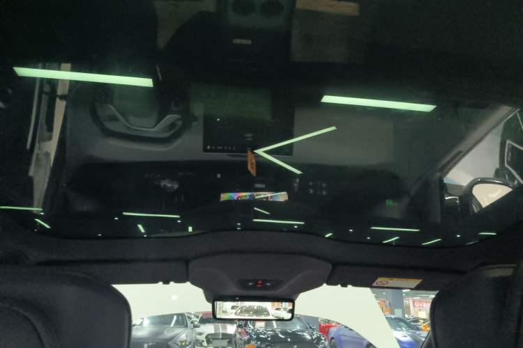 Used Avatr 06 2025 Ultra Pure Electric Edition Headliner