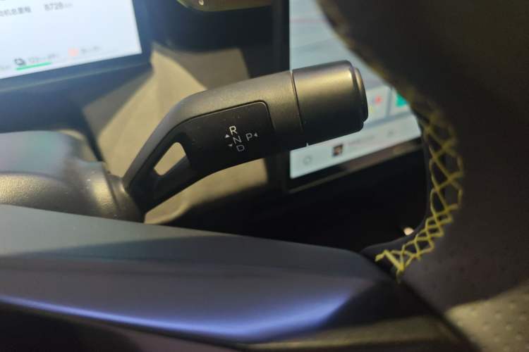 Used Lynk & Co 08 EM-P 2025 220 km All-Wheel-Drive Performance Halo
