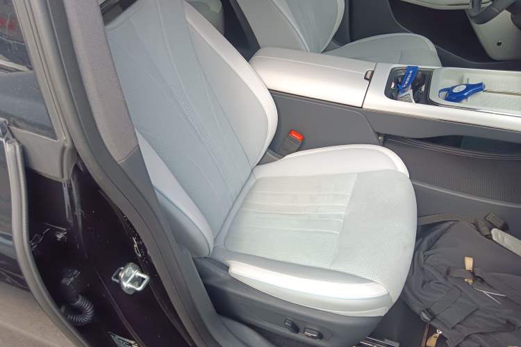 Used VOYAH COURAGE 2024 Long-Range Supercharge Edition Right Front Seat